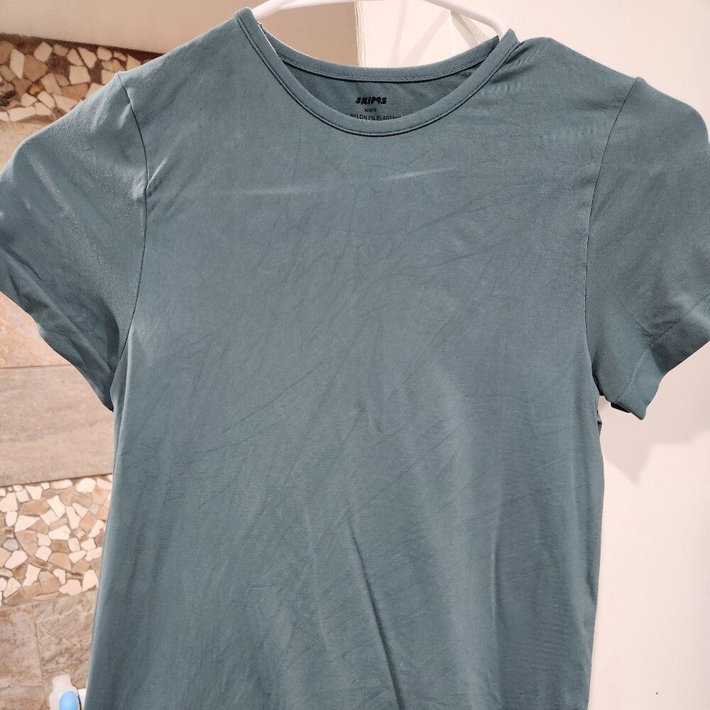 SKIMS Soft Smoothing Seamless shirt *DISCONTINUED color KYANITE* NWOT